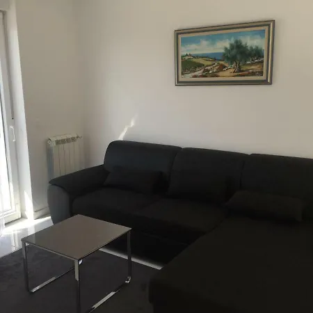 Bakovic Apartment *